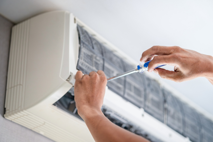 The Impact of AC Maintenance on Reducing Carbon Footprint and Waste